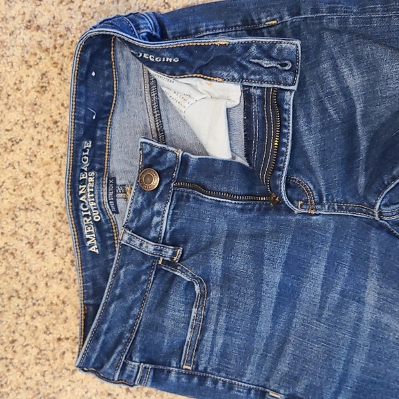 American Eagle Hi-Rise Jegging, Super Stretch-X, destroyed - Picture 9 of 15